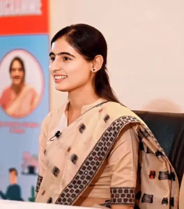 “UPSC AIR 6 सृष्टि डबास – आरबीआई में नौकरी करते हुए पहले प्रयास में आईएएस बनने वाली दिल्ली की बेटी”