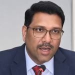 फरार पूर्व IAS संजीव हंस ने SVU को लिखा 4 पन्नों का पत्र, बोले- बिना सबूत बनाया गया आरोपी