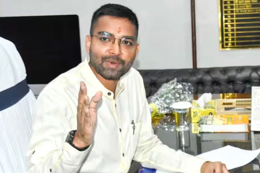 दीपक प्रकाश
