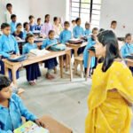 सरकारी स्कूलों में अब लेट आने पर कटेगा शिक्षकों का वेतन, विभाग में सख्त, ऑनलाइन अटेंडेंस अनिवार्य
