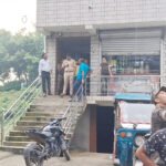 जमुई में मकान के बेसमेंट से कफ सिरप का जखीरा जब्त, 3 गिरफ्तार   
