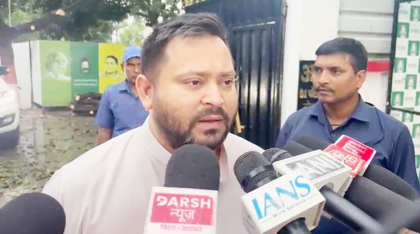 तेजस्वी का 100 करोड़ पर सरकार से सवाल